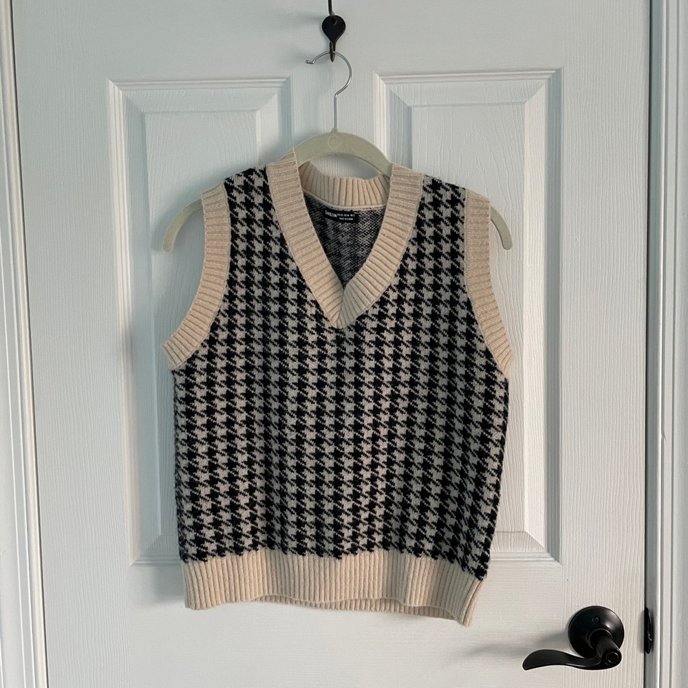 shein tan & black houndstooth v neck sweater vest